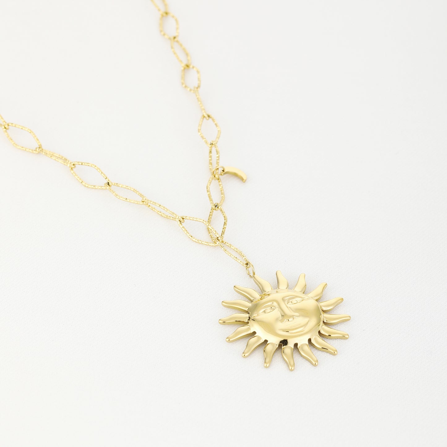 Lange ketting met zon