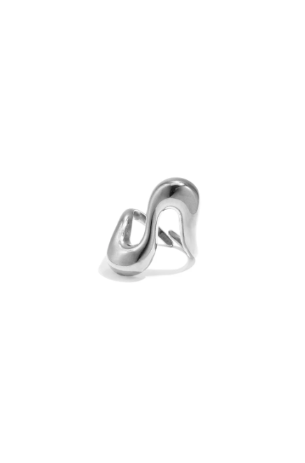 Wavy statement ring
